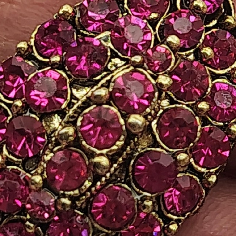 Radiant Fuchsia Crystal Leaf Pierced Earrings - Picture 11 of 15